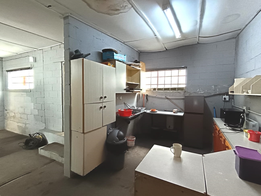 To Let Commercial Property for Rent in Cotswold Eastern Cape
